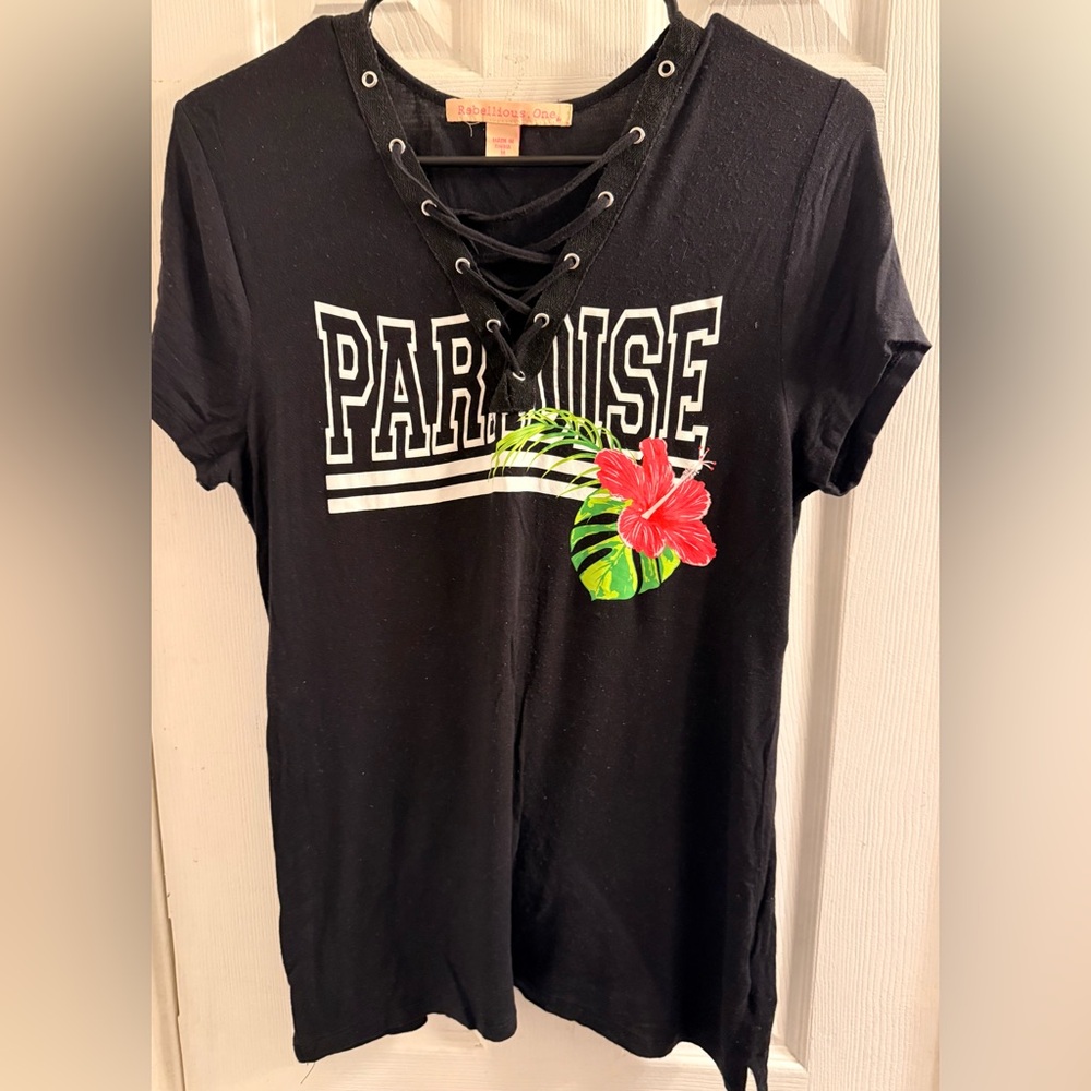 Black Paradise Lace-Up Women's Top size medium